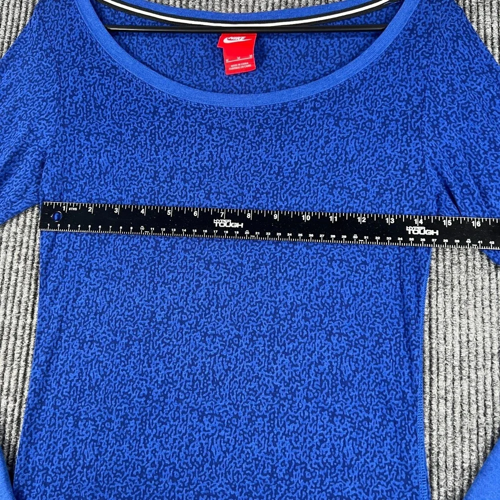 Nike‎ Shirt Womens Size Medium Blue Long Sleeve Activewear Lightweight Sharp